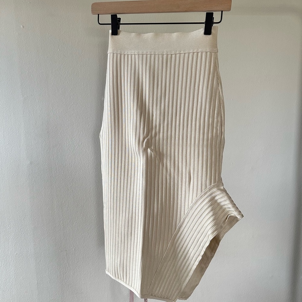 Cream STUNNING skirt